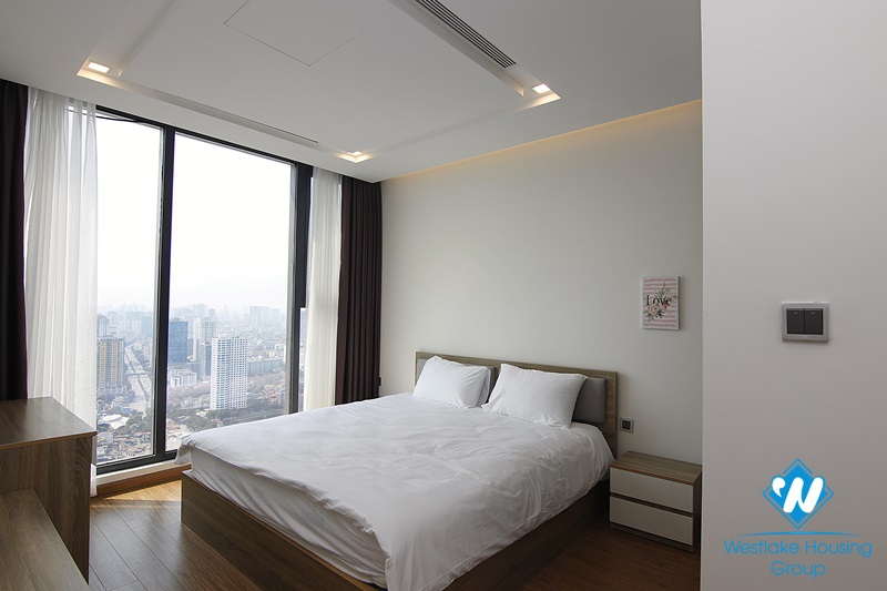 Modern 2-bedroom apartment with beautiful view in Vinhomes Metropolis